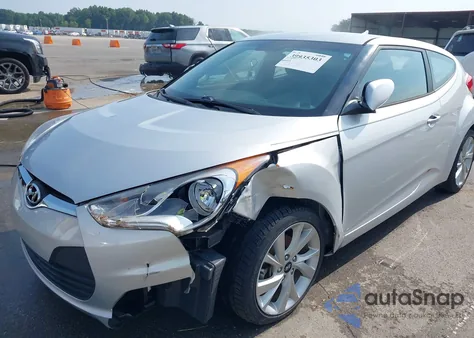 2016 Hyundai Veloster z USA, uszkodzony, nr VIN KMHTC6AD8GU263263